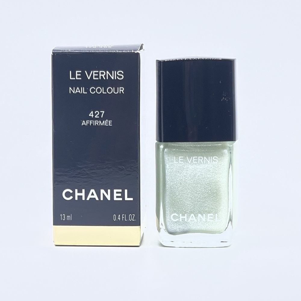 CHANEL Limited Edition Summer Le Vernis Nail Color Affirmee #427 In Box